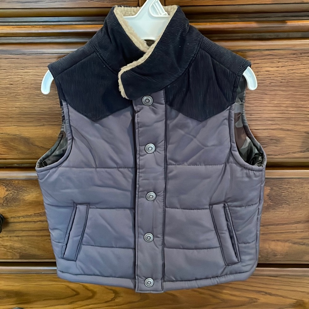 Carter’s gray insulated vest 3T